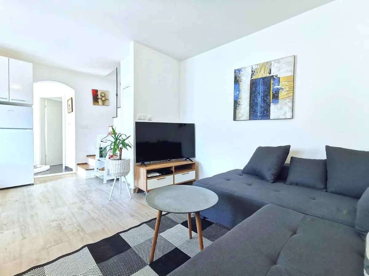 Contacten van Apartments Doris